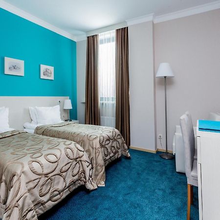 Aqua-Minsk Hotel Bagian luar foto