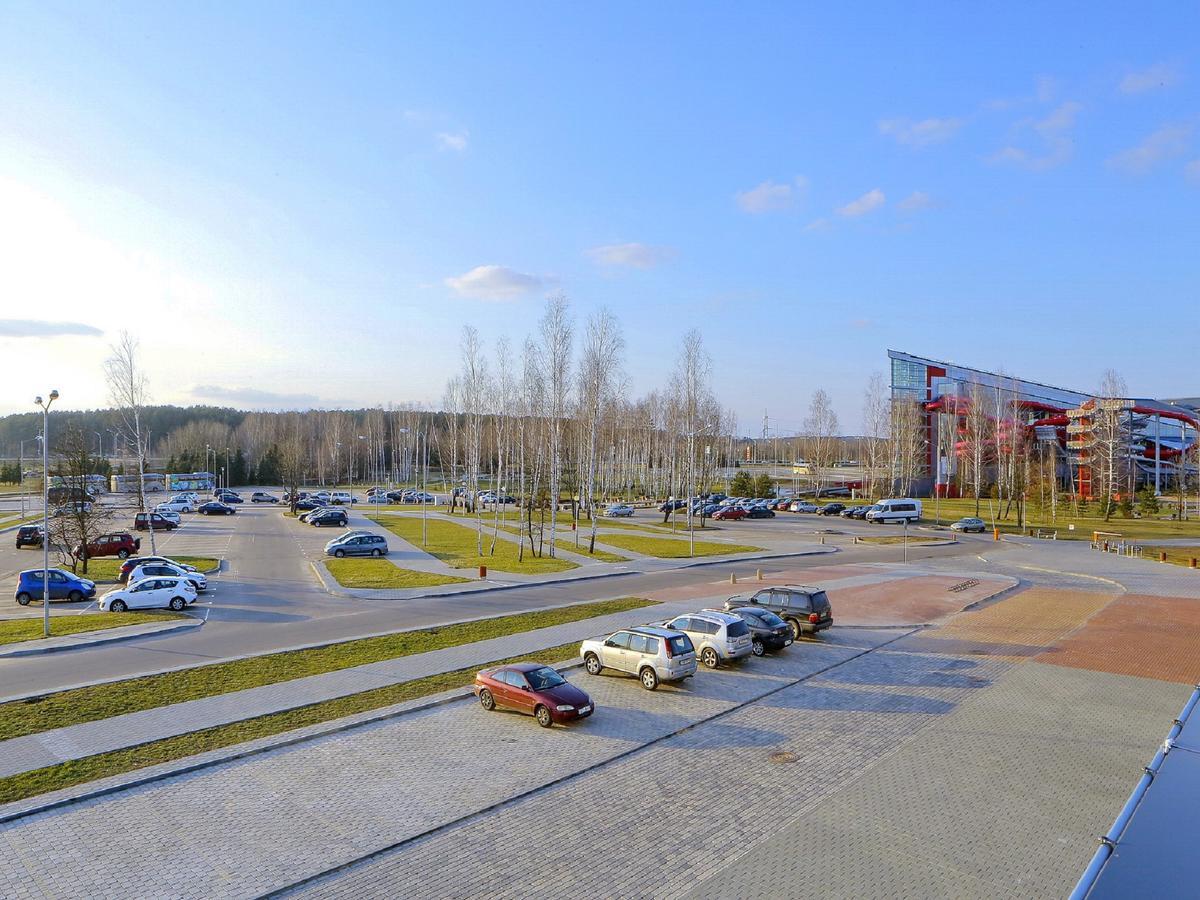 Aqua-Minsk Hotel Bagian luar foto