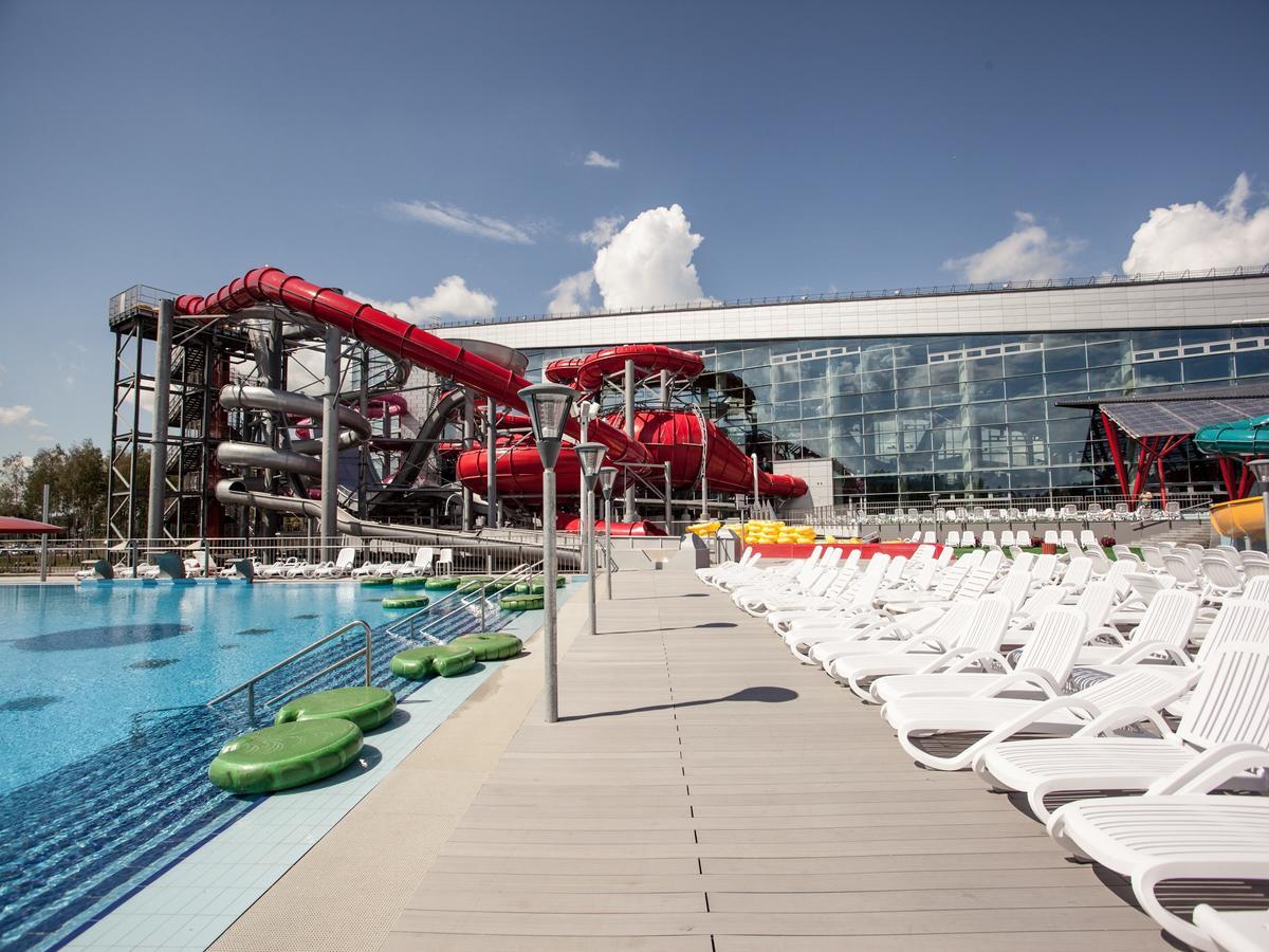 Aqua-Minsk Hotel Bagian luar foto
