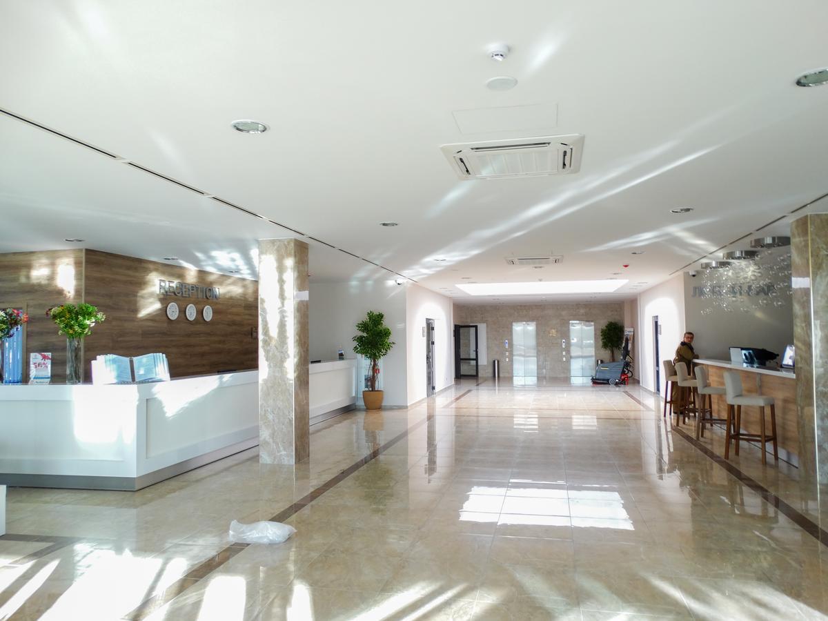 Aqua-Minsk Hotel Bagian luar foto
